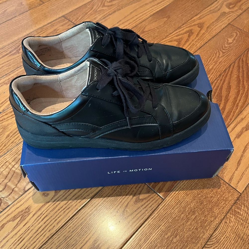 Rockport Black Sneakers - Minimalist Design